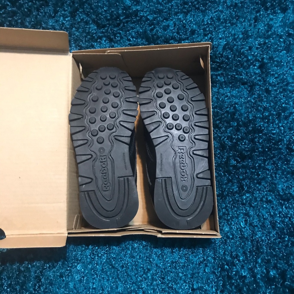 Reebok Classic - Picture 3 of 5